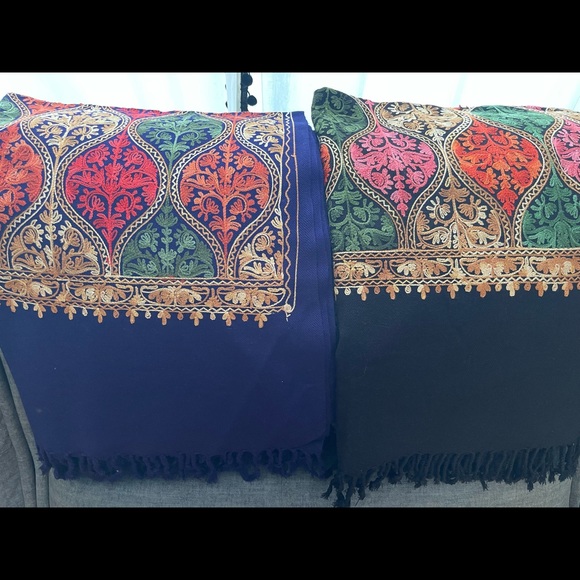 Indian clothing keep you warm during winter and you can wear  with a dress - Picture 2 of 7